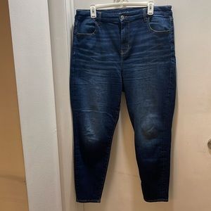 American eagle high rise dark blue jeggings
The size is 16 short